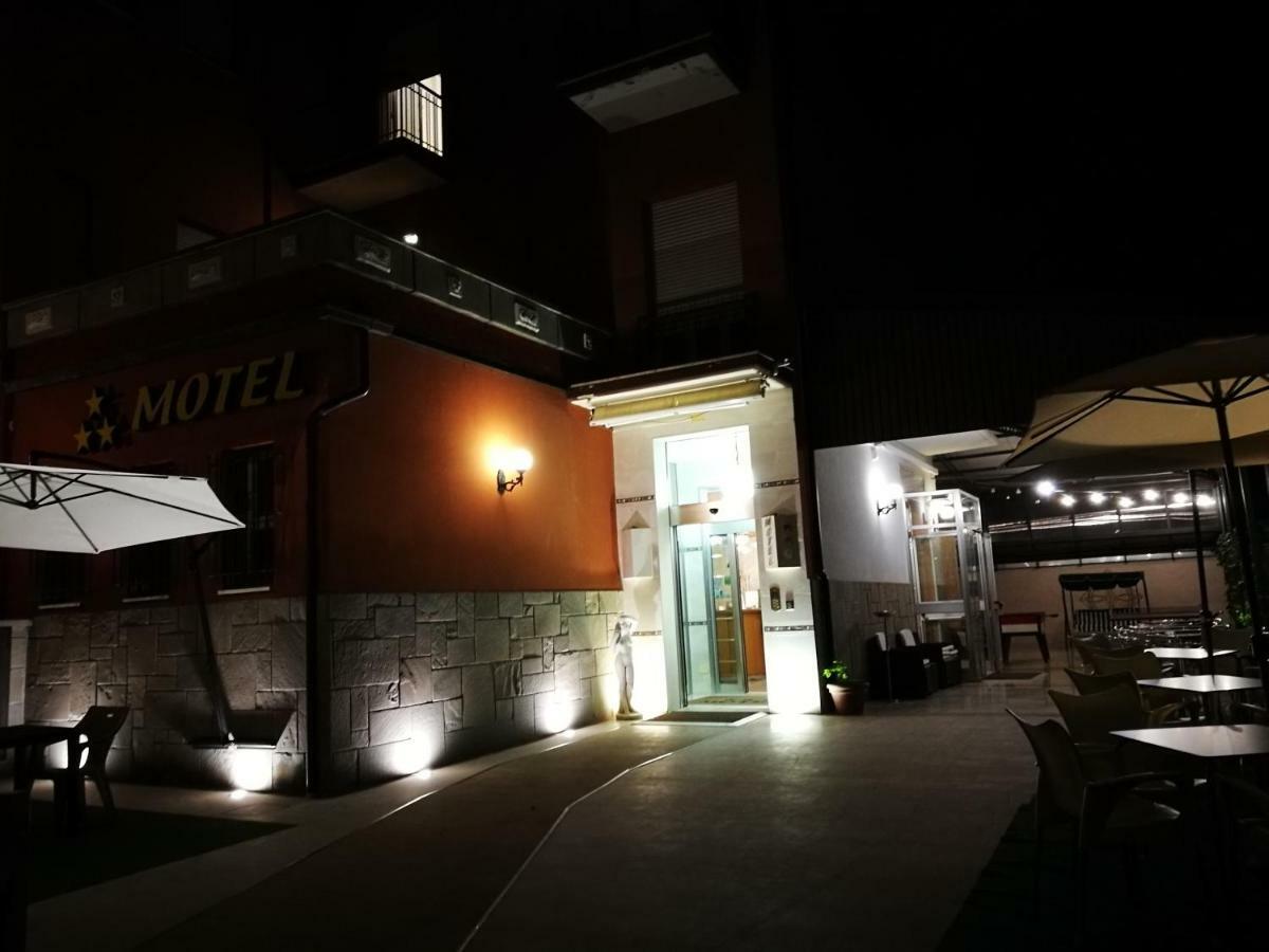 Motel Villaggio Імола Екстер'єр фото